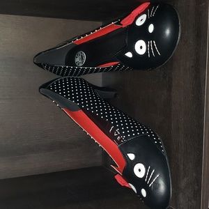 Tukshoes Women's Black Cat Pump Vegan Leather